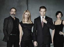 公鸡打鸣，母鸡下蛋